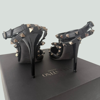 Valentino Garavani Rockstud Pumps – Black Patent – EU 39
